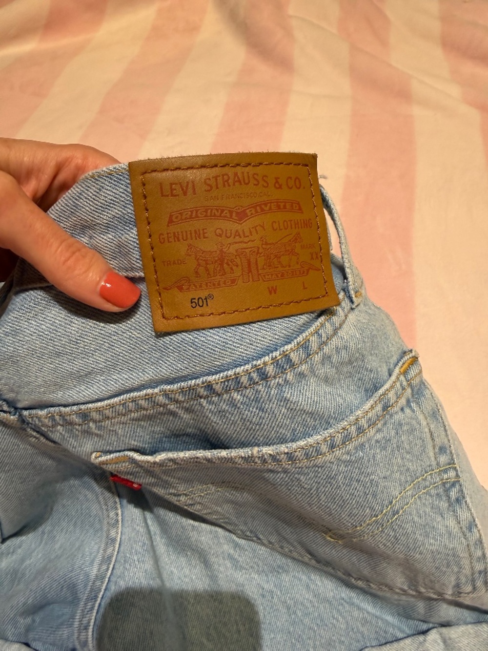 Levi's Premium Jean Shorts, Light Wash, US 26 - Picture 4 of 7